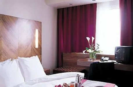 Hotel Median Paris Congres 3*,