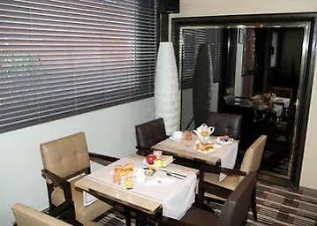 ***  Median Paris Congres Hotel France