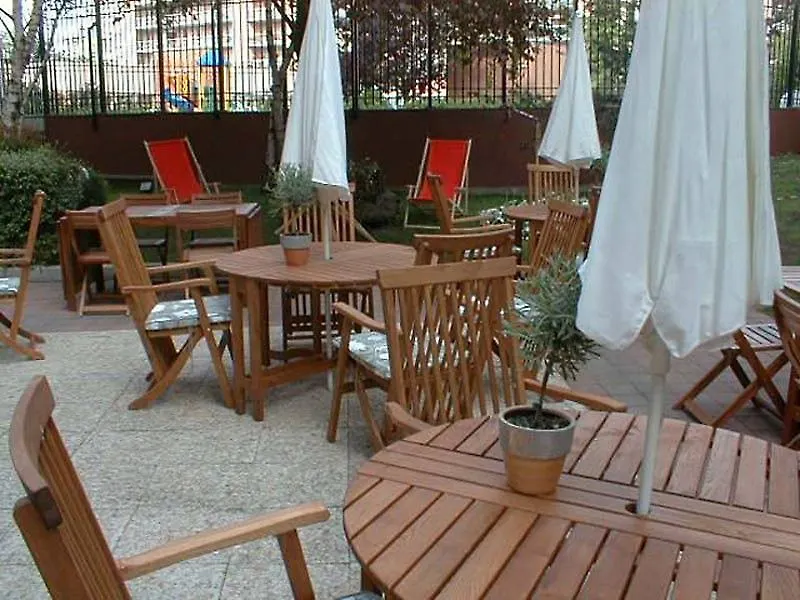 Median Paris Congres Hotel