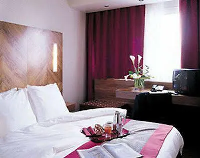 Median Paris Congres Hotel
